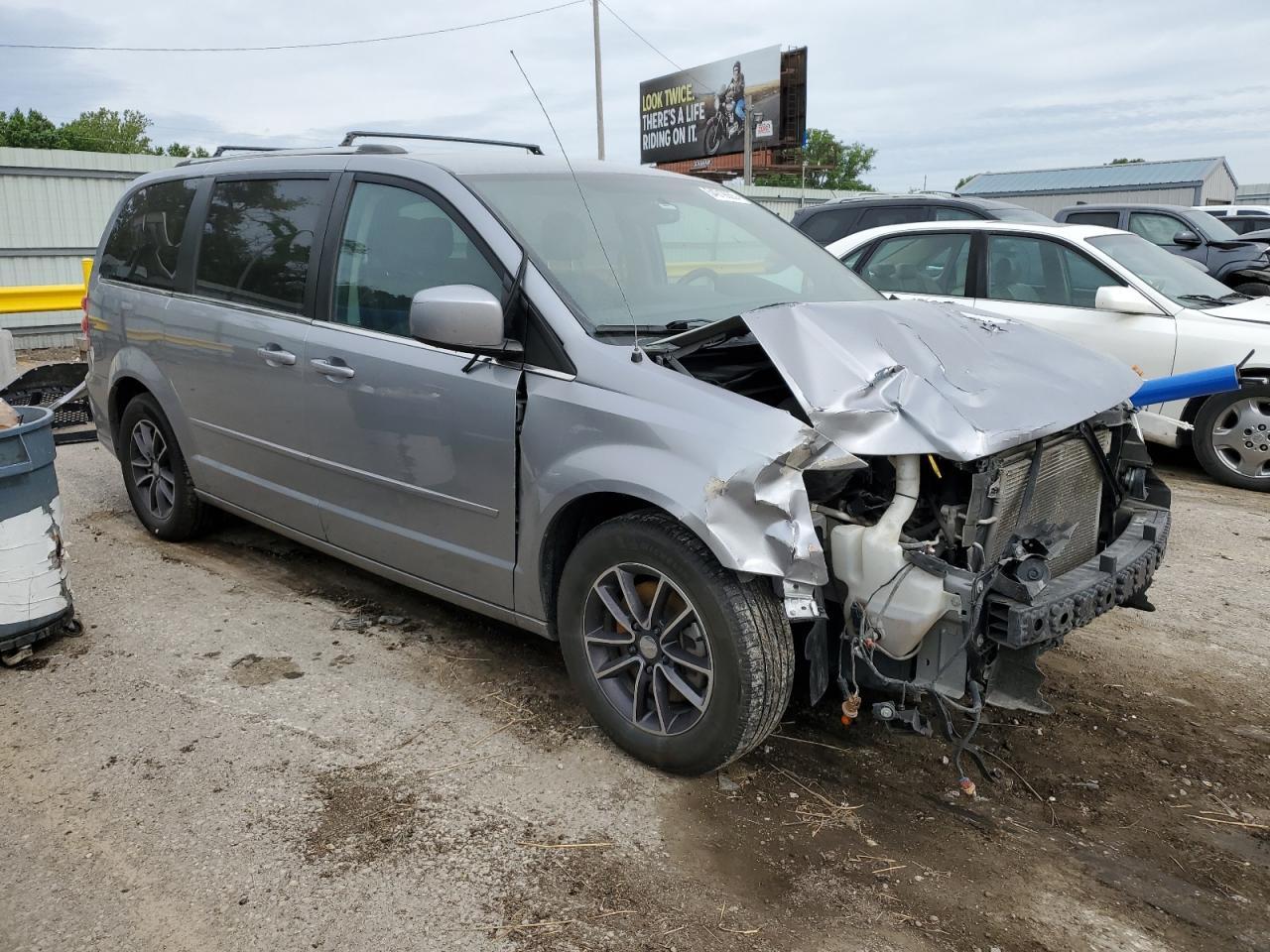 2017 Dodge Grand Caravan Sxt - Фото 4