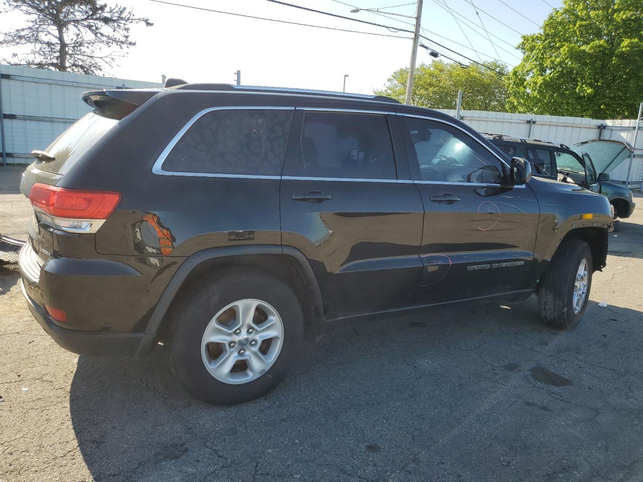 2017 Jeep Grand Cherokee Laredo - Image 3