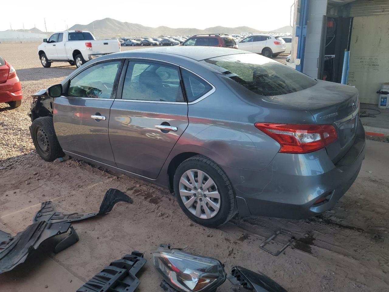 2017 Nissan Sentra S - Фото 2