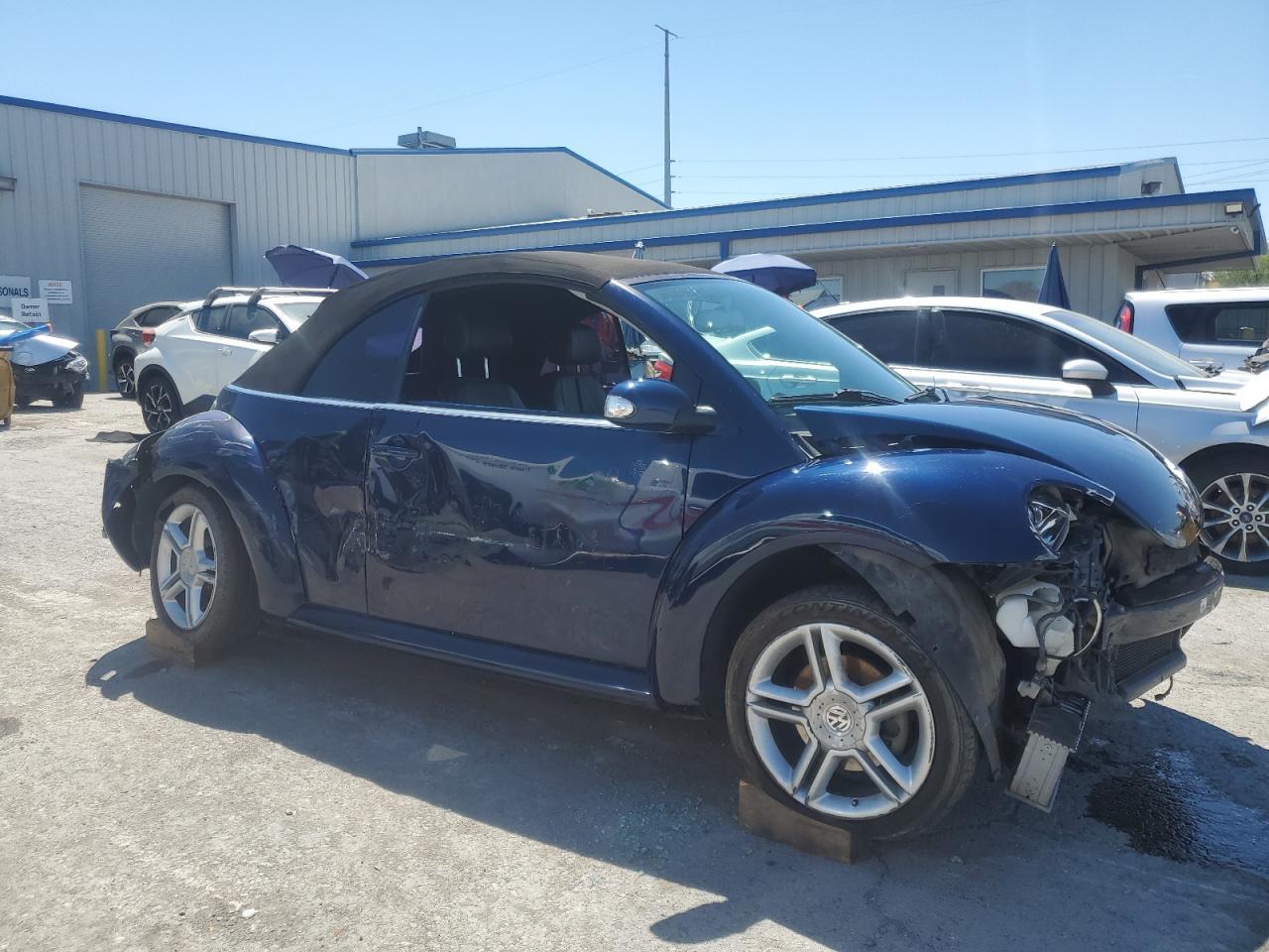 2005 Volkswagen New Beetle Gls - Image 4
