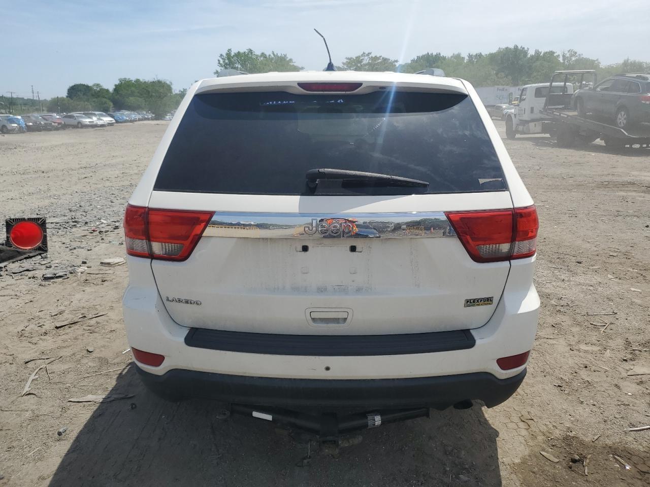 2012 Jeep Grand Cherokee Laredo - Image 6