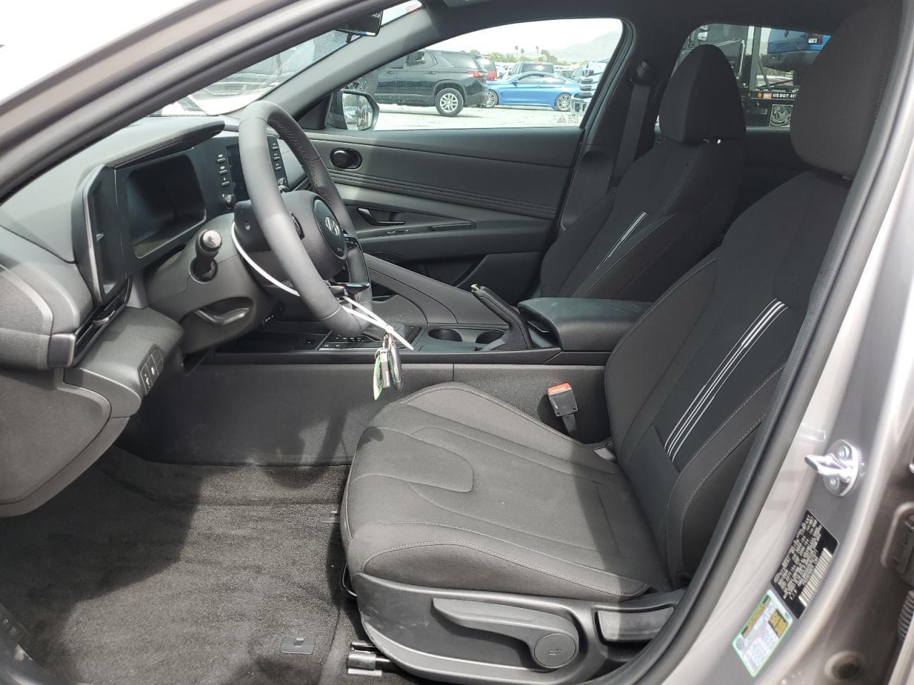 2025 Hyundai Elantra Sel Sport - Фото 7