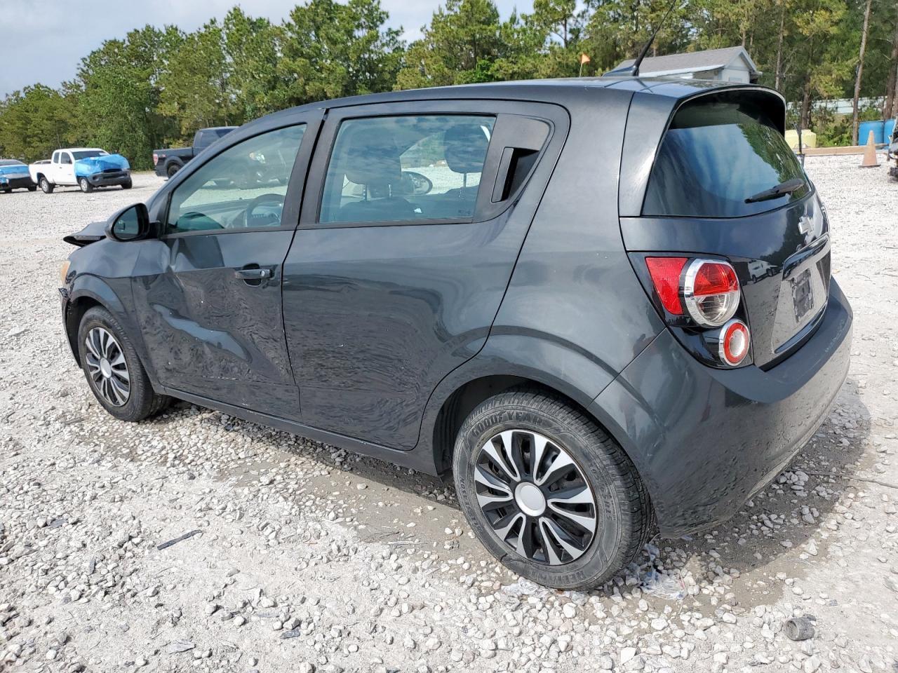 2014 Chevrolet Sonic Ls - Фото 2