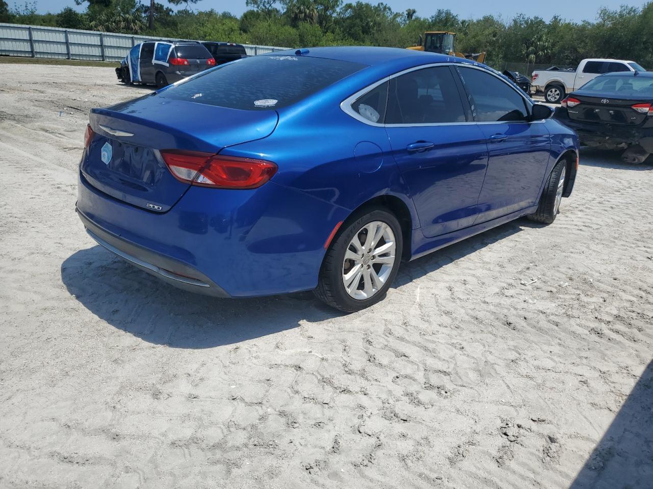 2015 Chrysler 200 Limited - Image 3