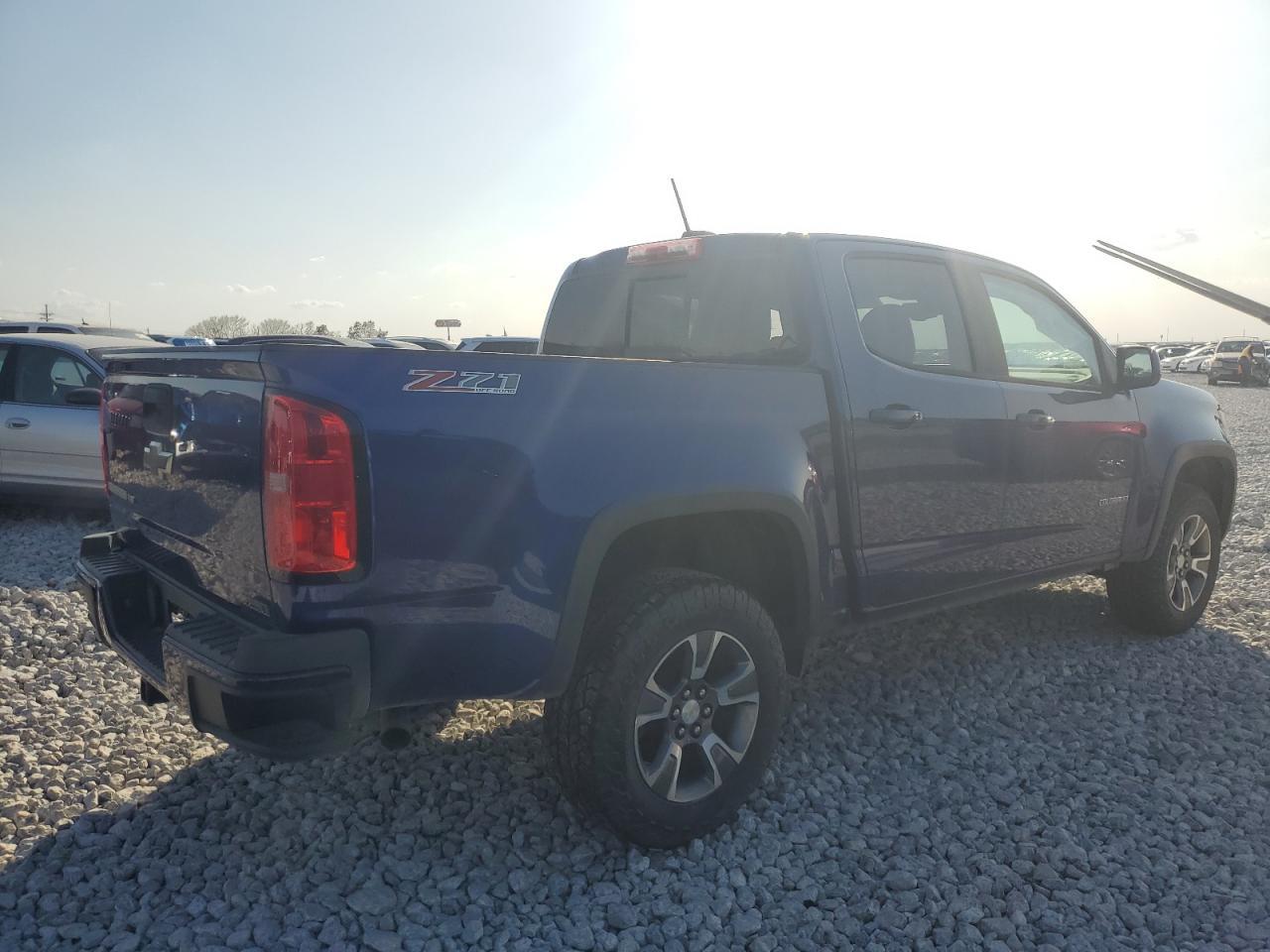 2017 Chevrolet Colorado Z71 - Image 3