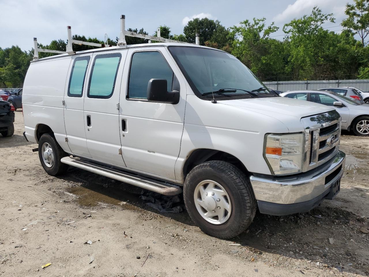 2014 Ford Econoline E250 Van - Image 4