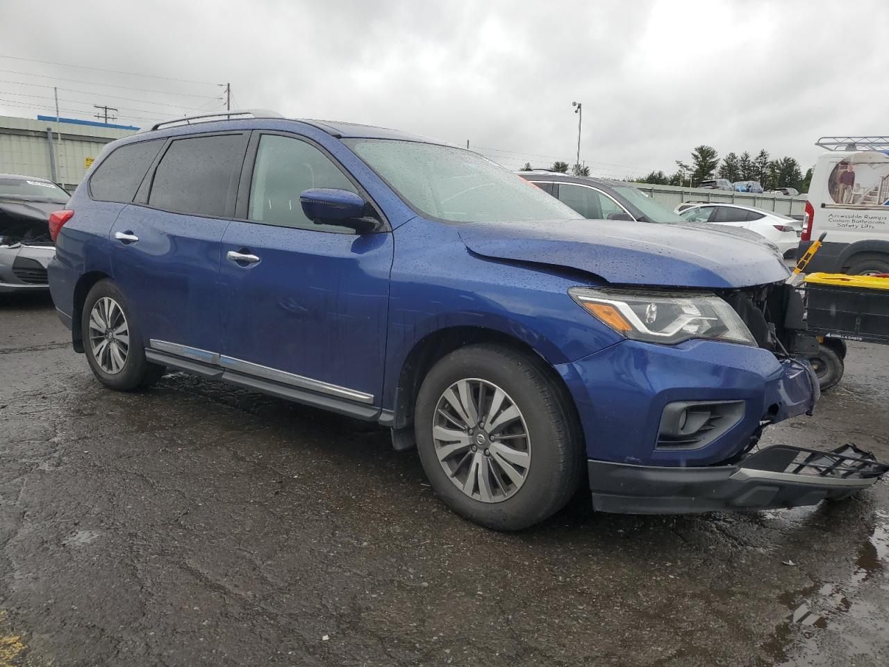 2017 Nissan Pathfinder S - Фото 4