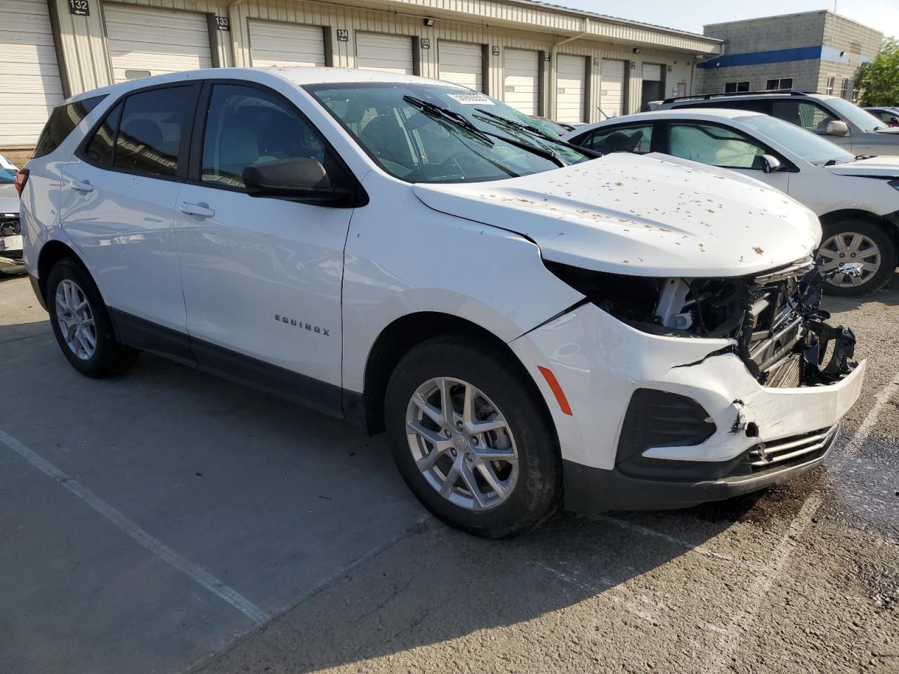 2022 Chevrolet Equinox Ls - Фото 4