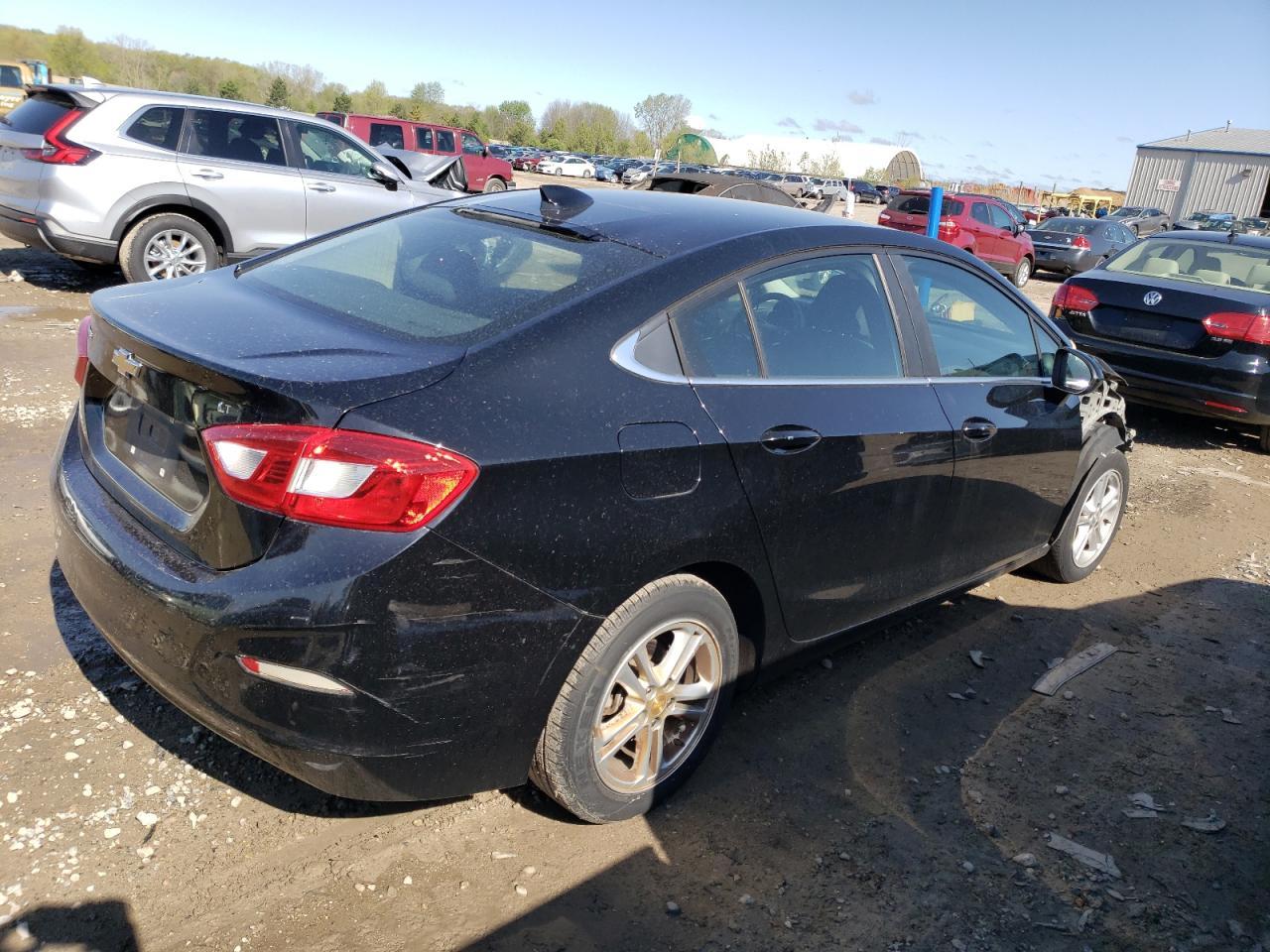 2017 Chevrolet Cruze Lt - Image 3