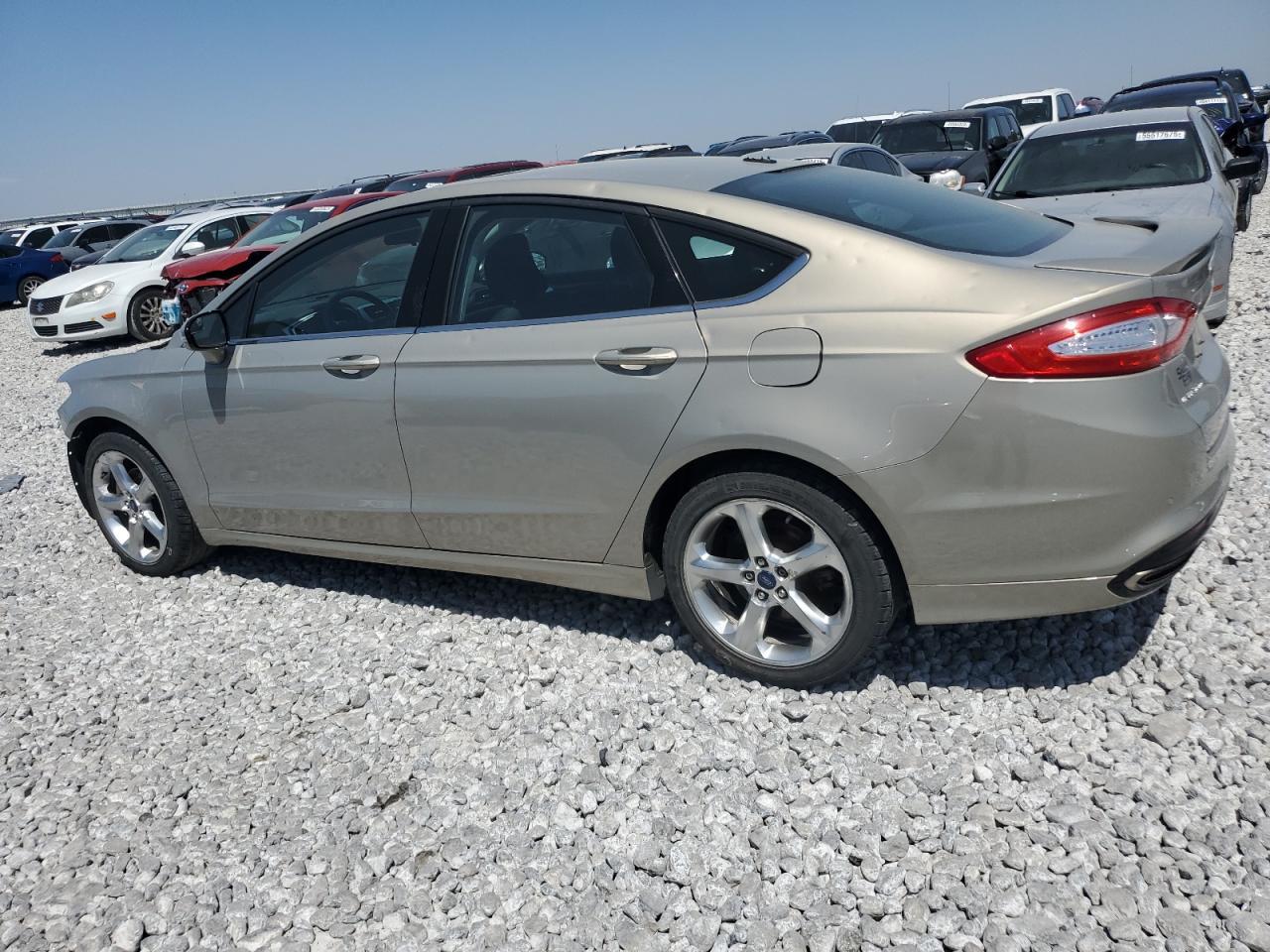 2015 Ford Fusion Se - Фото 2