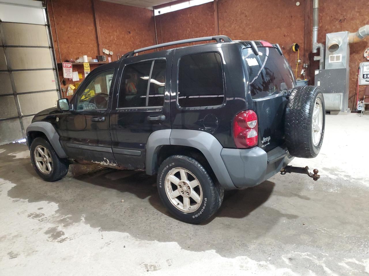 2007 Jeep Liberty Sport - Image 2