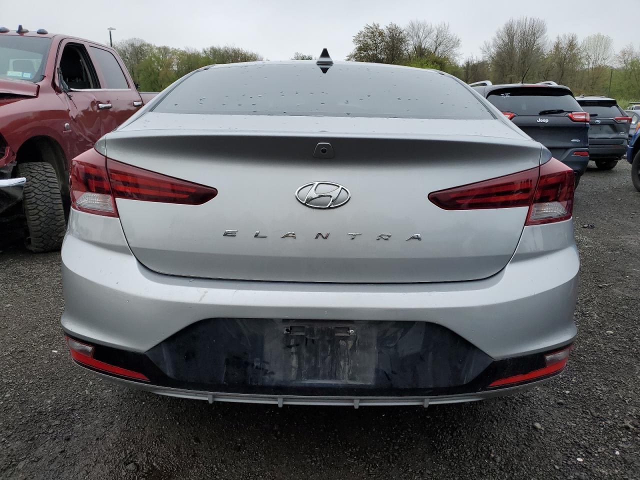 2020 Hyundai Elantra Sel - Фото 6