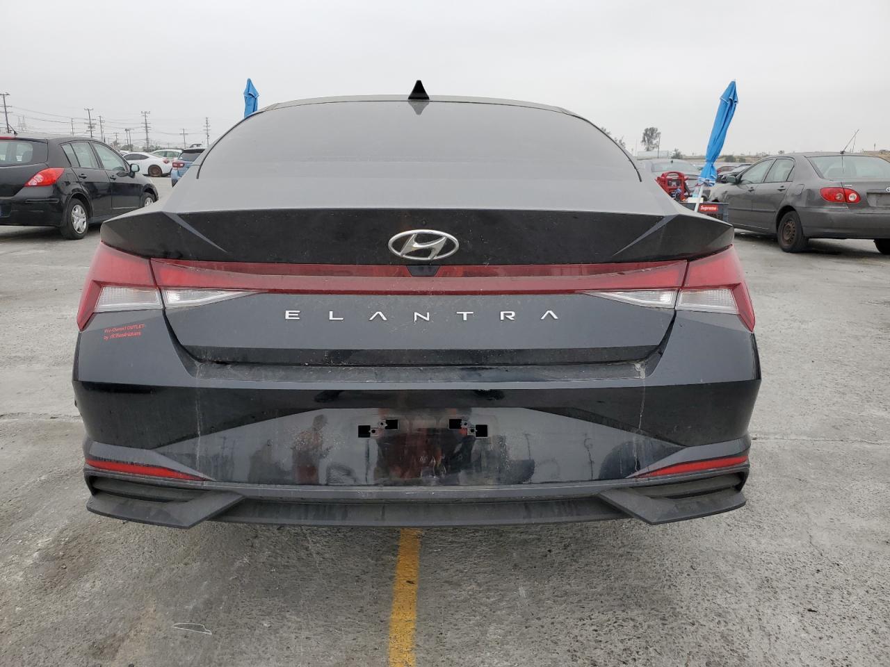 2023 Hyundai Elantra Se - Image 6