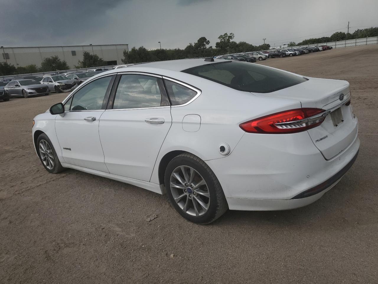 2017 Ford Fusion Se Hybrid - Image 2