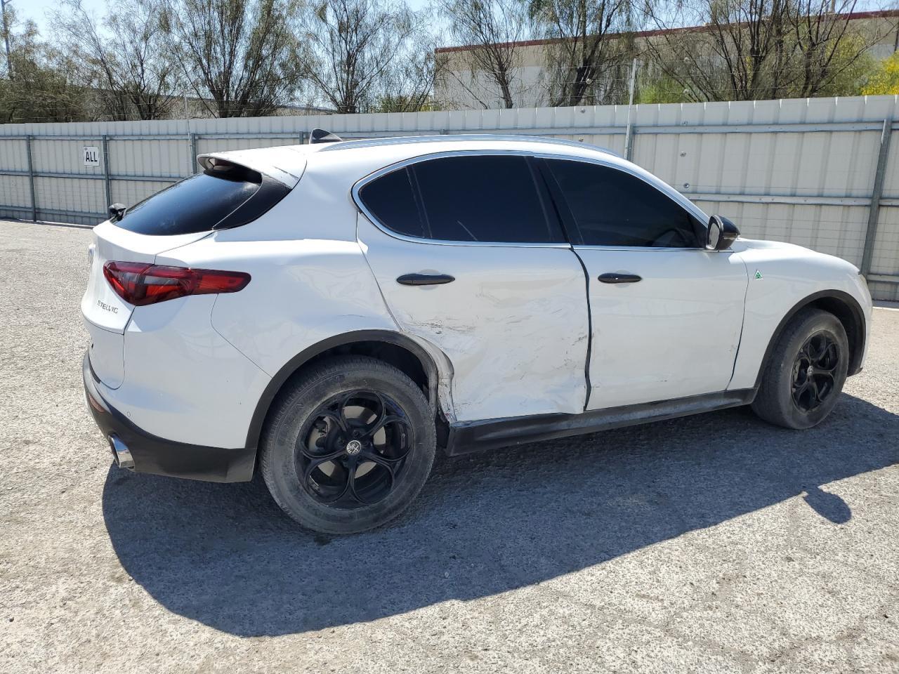 2020 Alfa Romeo Stelvio - Image 3