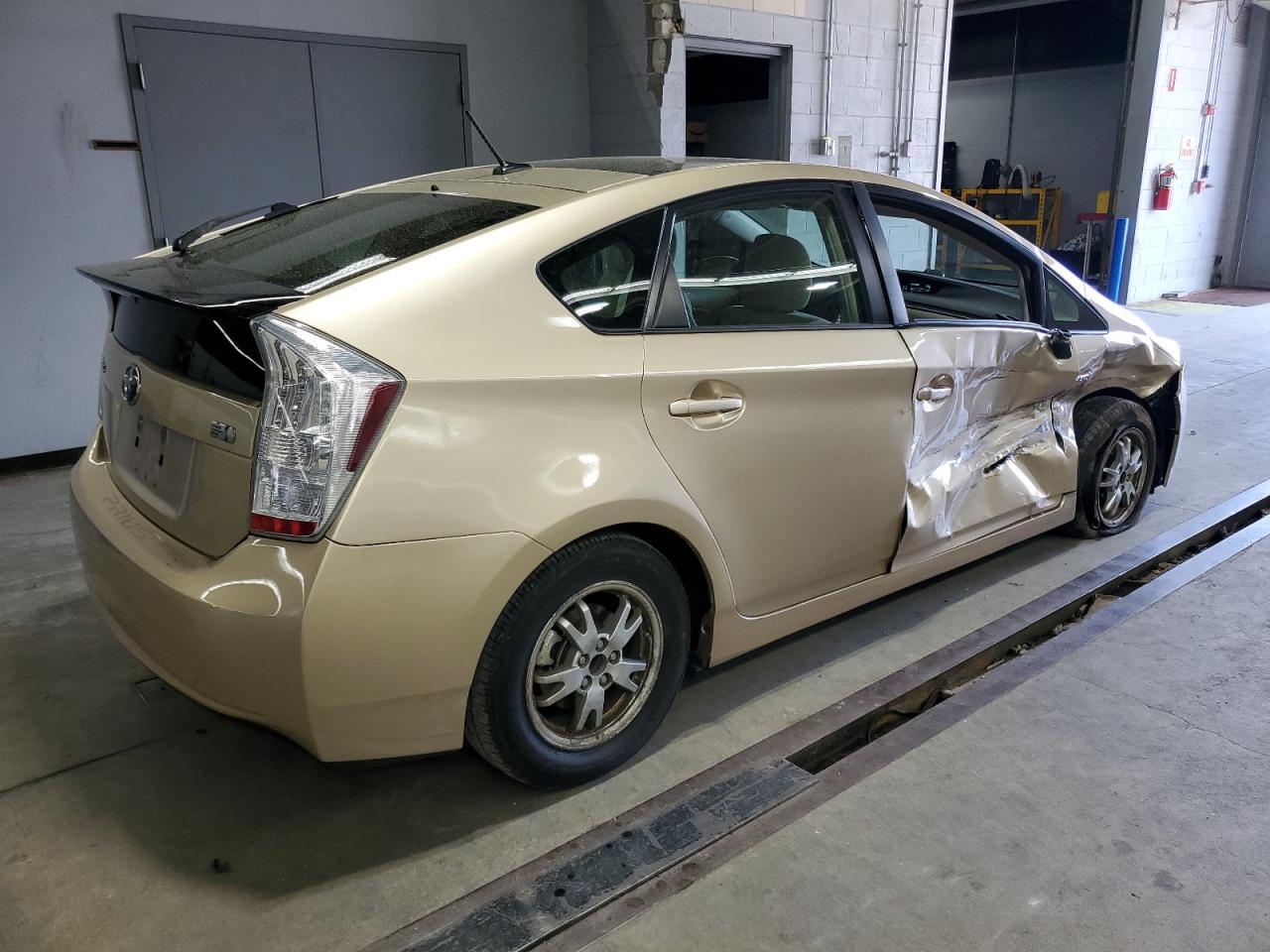 2010 Toyota Prius - Image 3