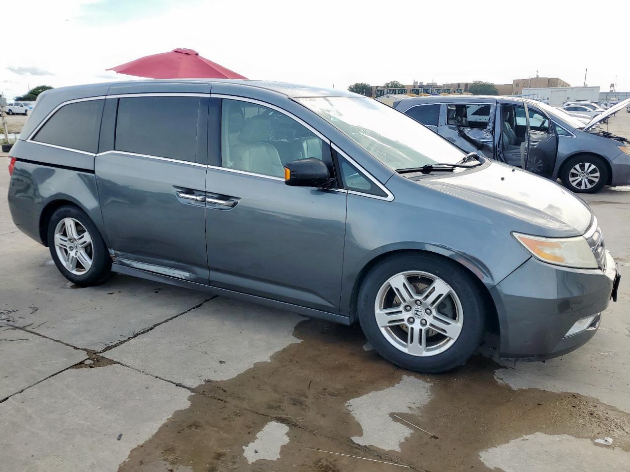2011 Honda Odyssey Touring - Фото 4