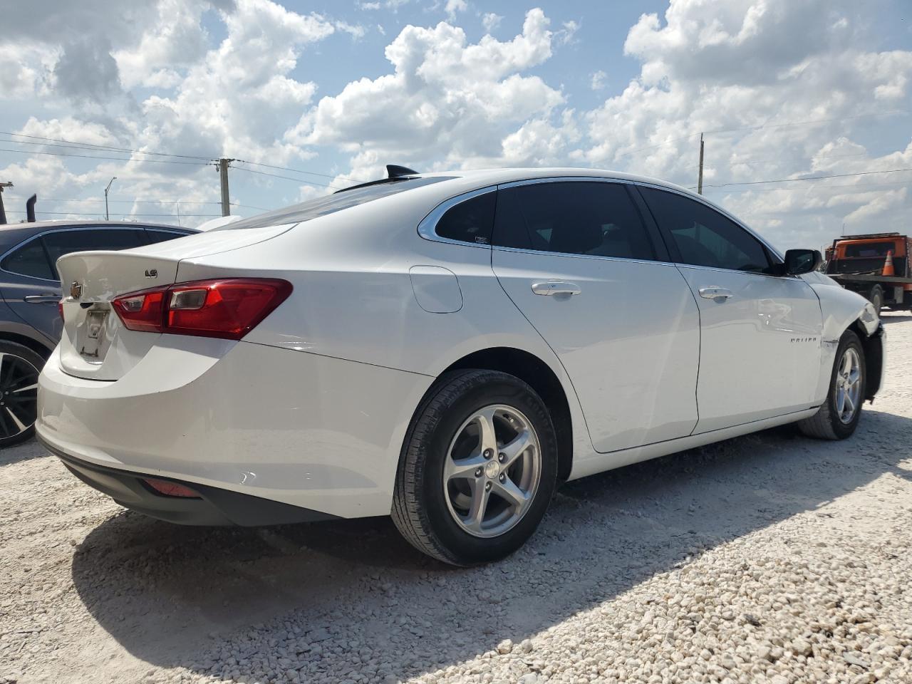 2016 Chevrolet Malibu Ls - Фото 3