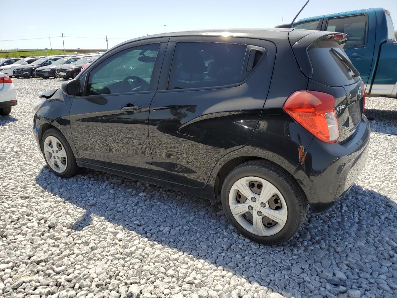 2019 Chevrolet Spark Ls - Фото 2