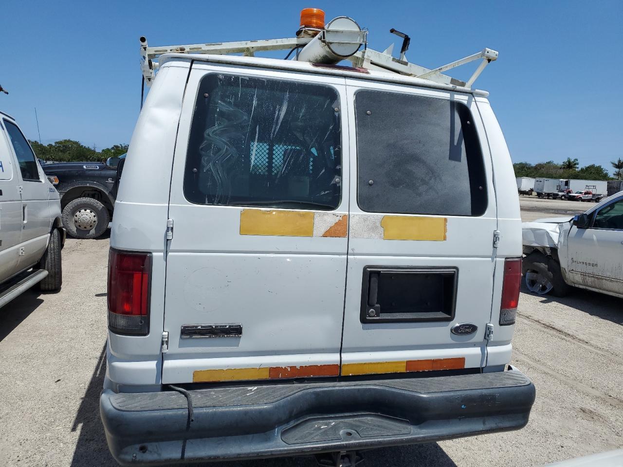 2009 Ford Econoline E350 Super Duty Van - Image 6
