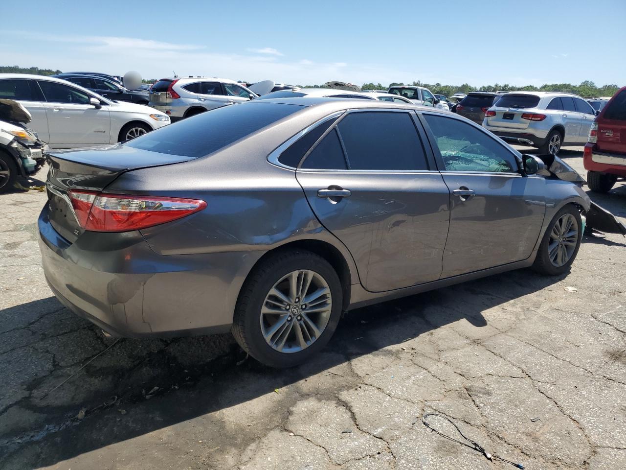 2017 Toyota Camry Le - Image 3