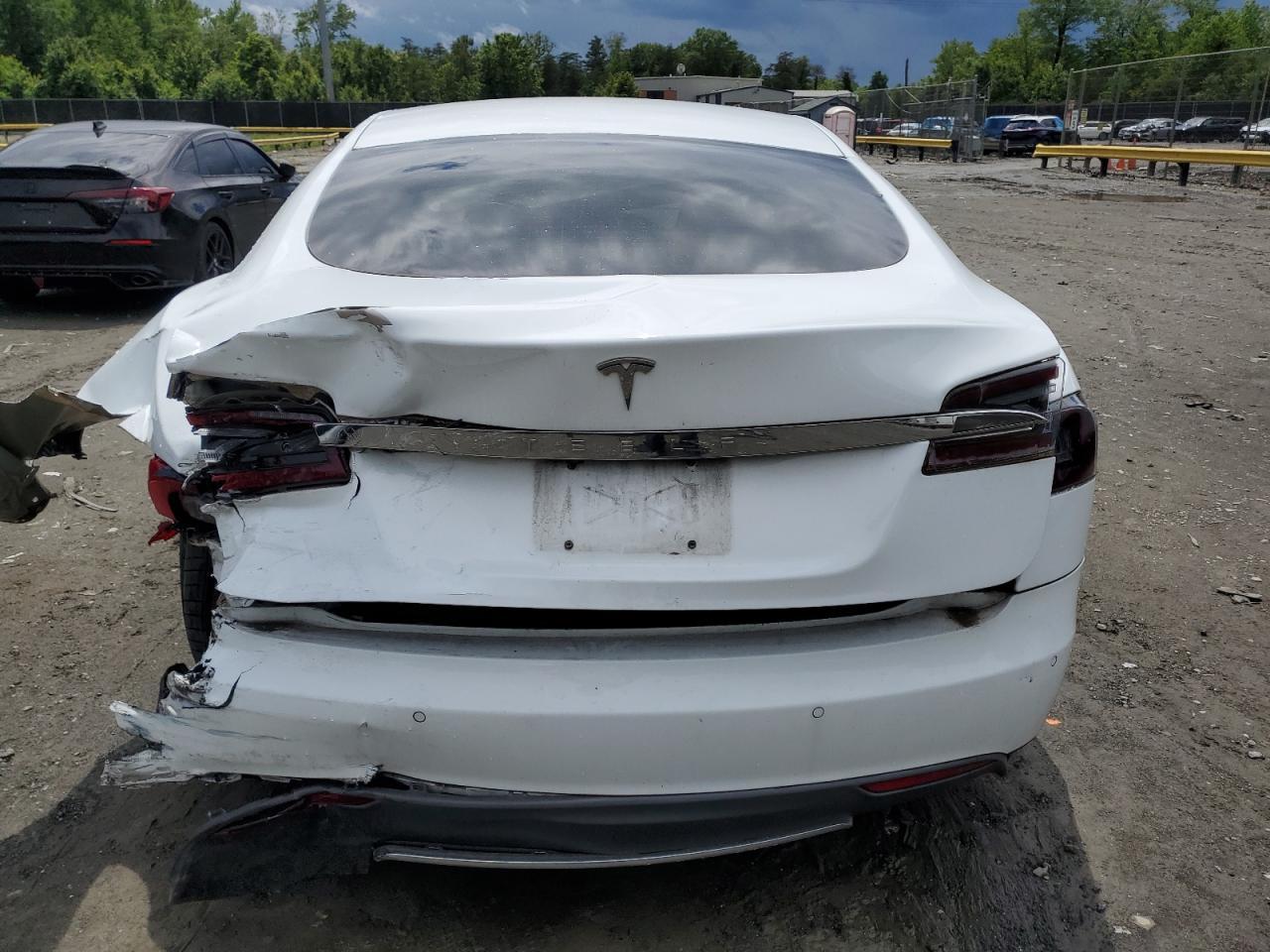 2014 Tesla Model S - Image 6