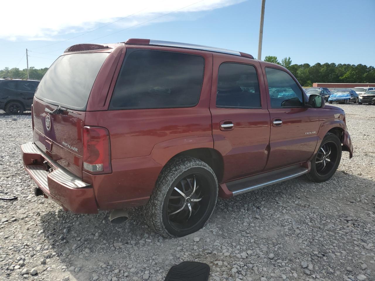 2002 Cadillac Escalade Luxury - Image 3