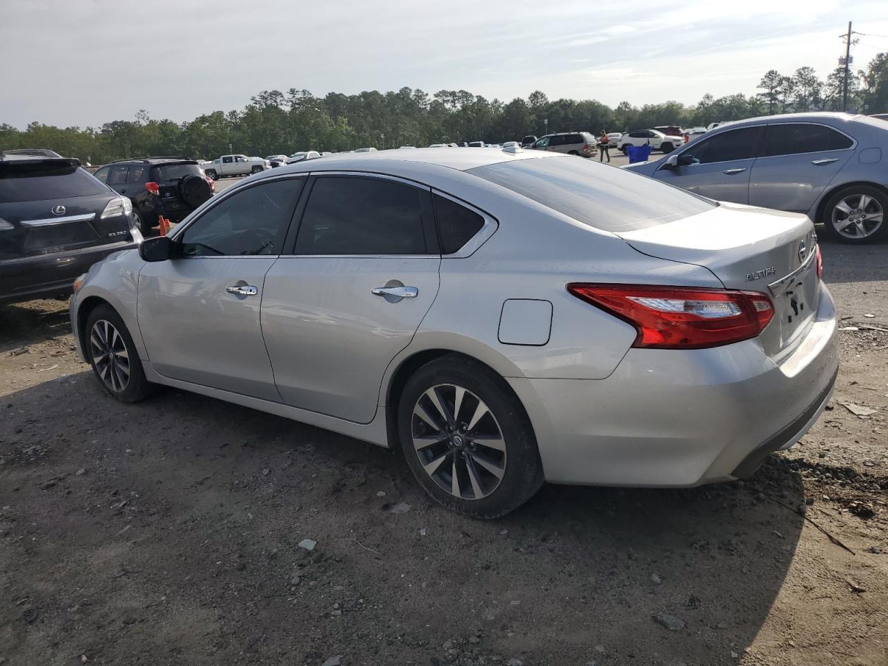 2016 Nissan Altima 2.5 - Фото 2