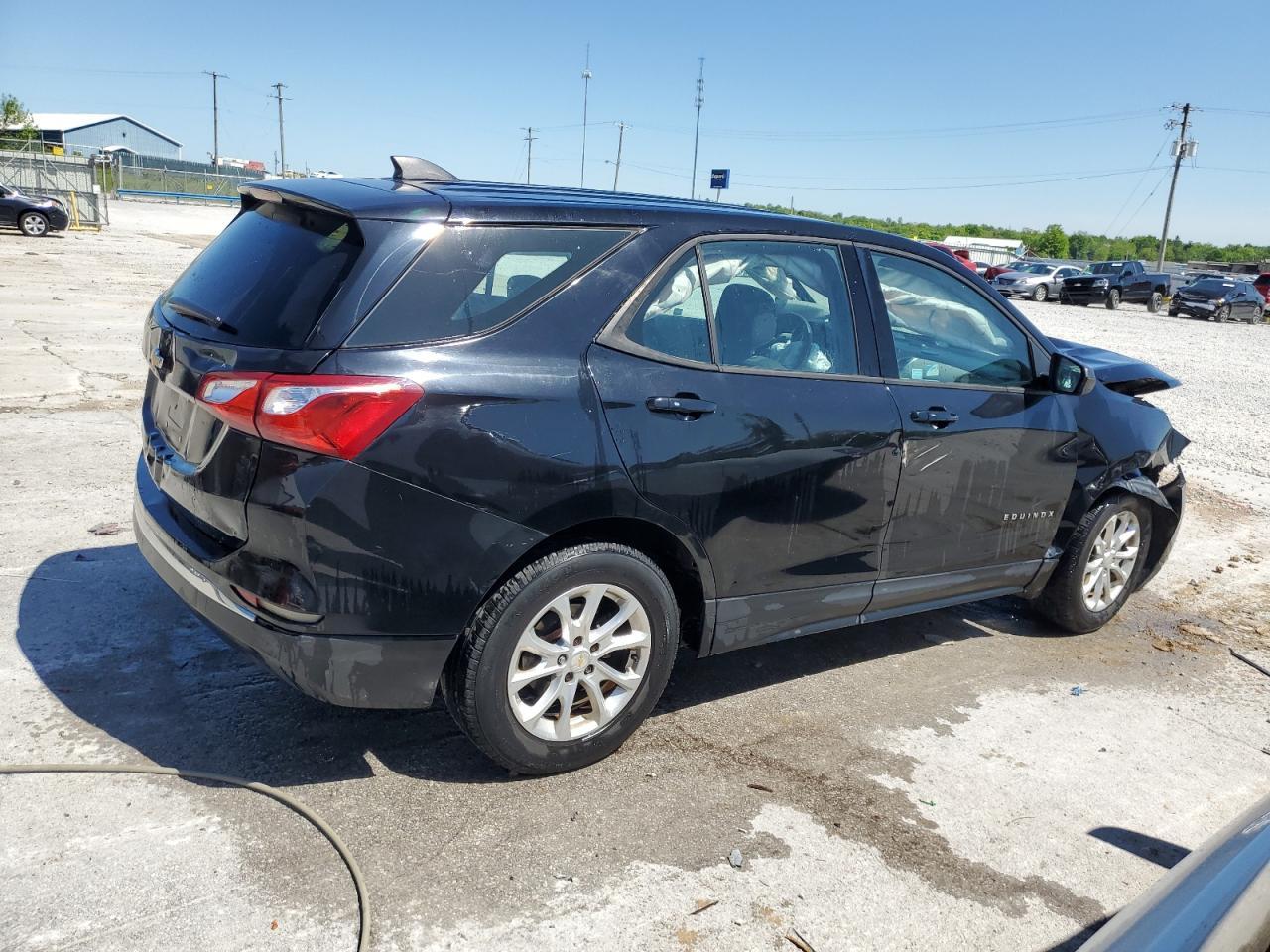 2018 Chevrolet Equinox Ls - Фото 3