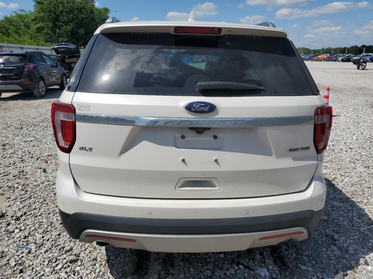 2016 Ford Explorer Xlt - Image 6