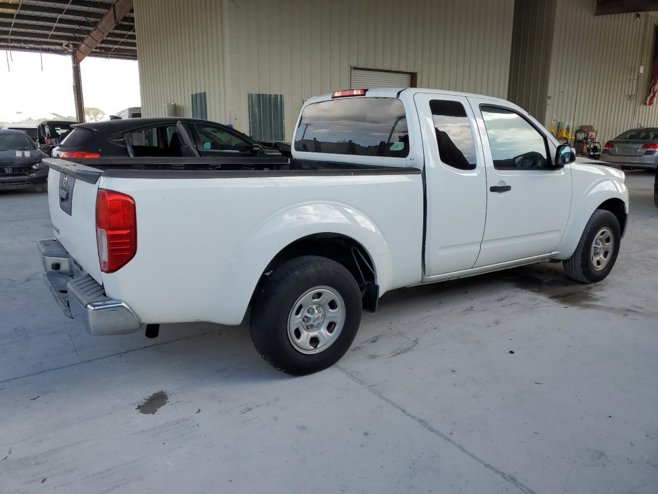 2014 Nissan Frontier S - Фото 3
