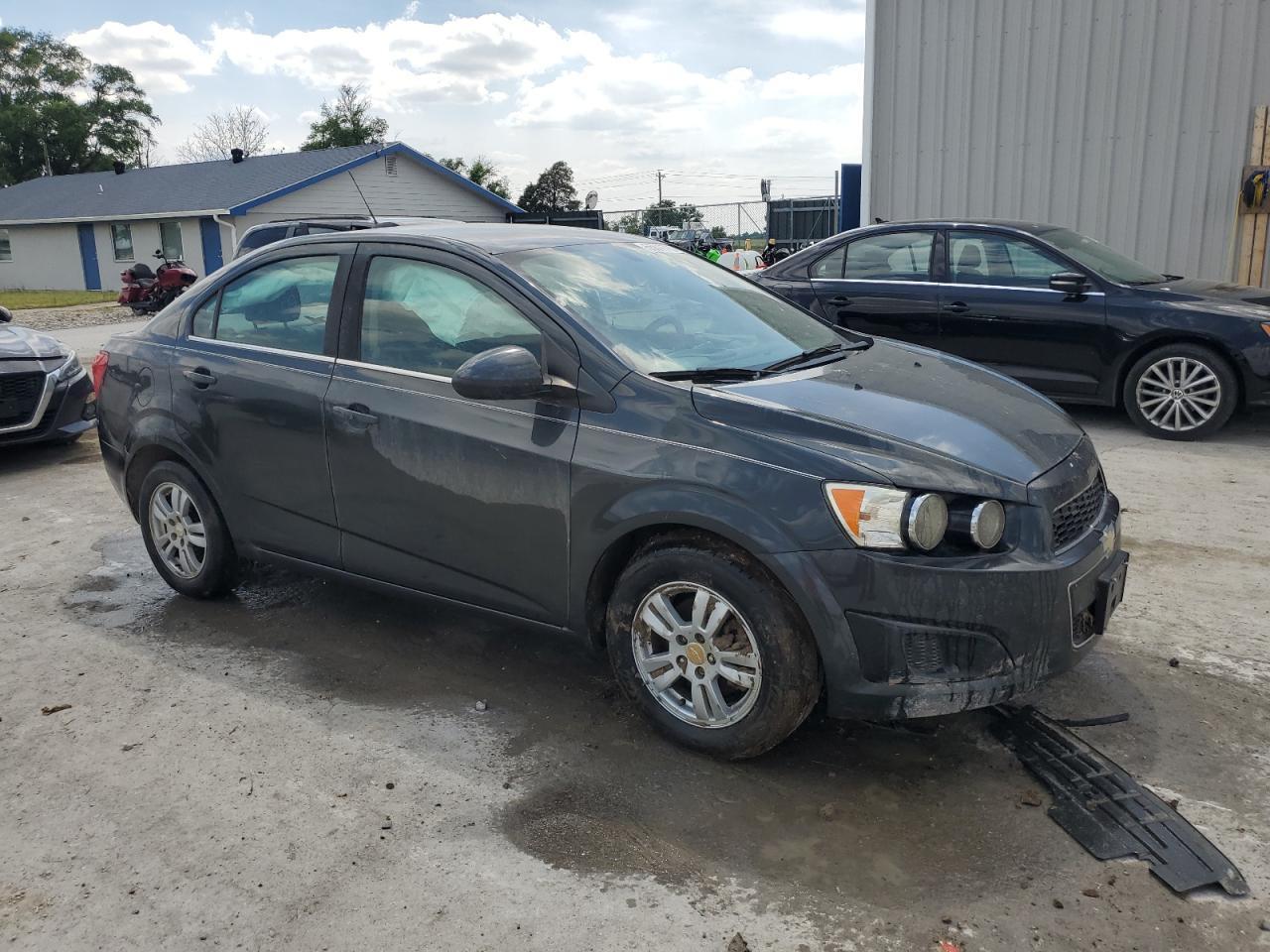 2015 Chevrolet Sonic Lt - Image 4