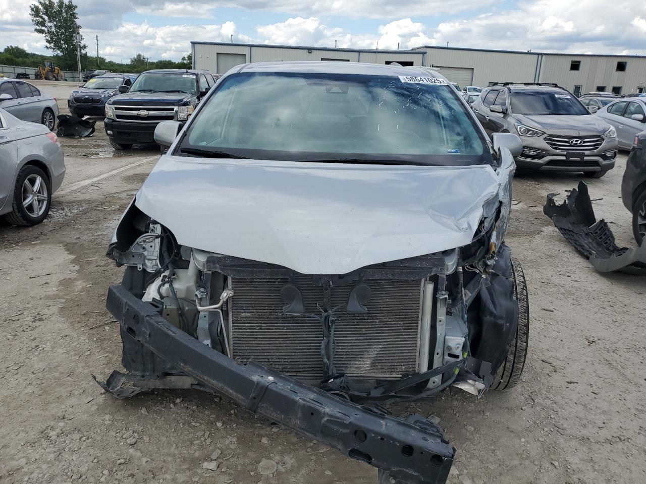 2019 Toyota Sienna Le - Фото 5