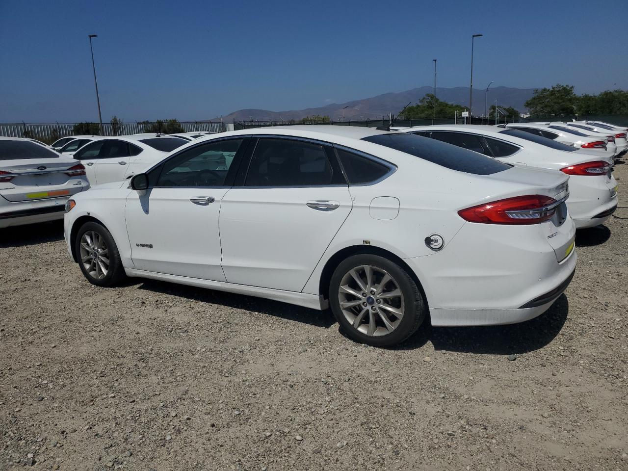 2017 Ford Fusion Se Hybrid - Фото 2