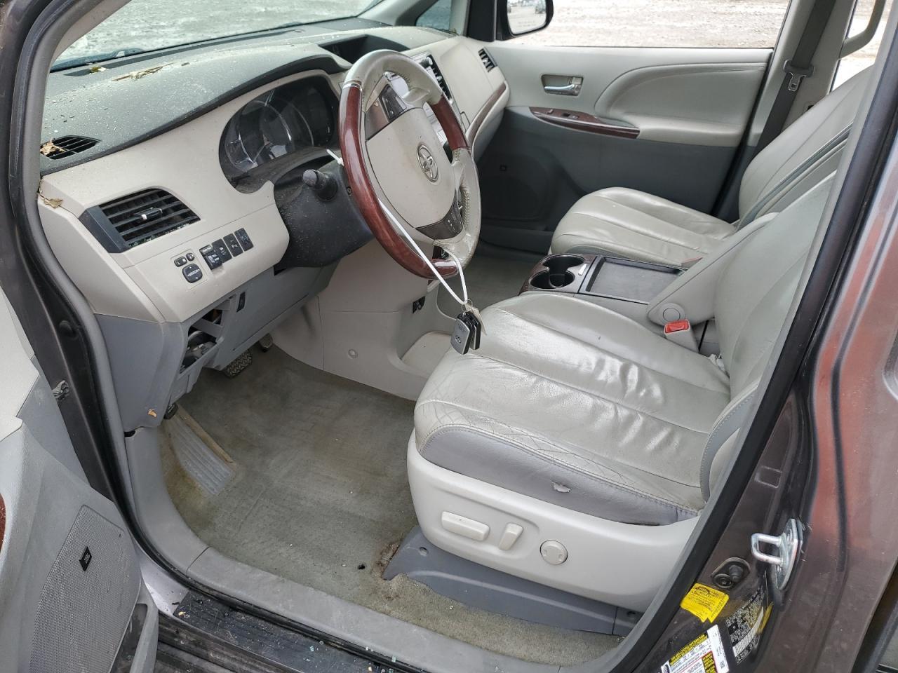 2011 Toyota Sienna Xle - Image 7