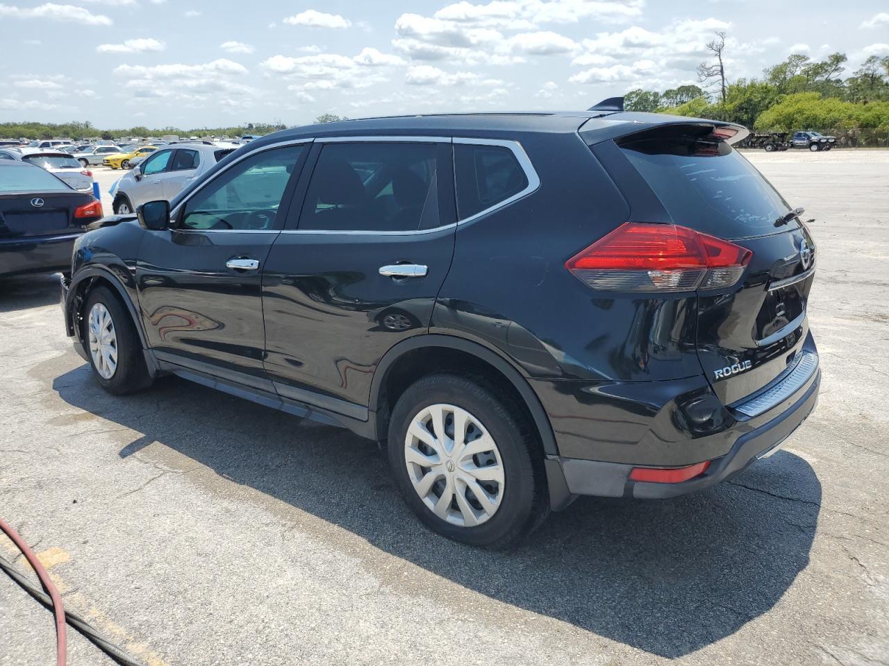 2017 Nissan Rogue S - Фото 2