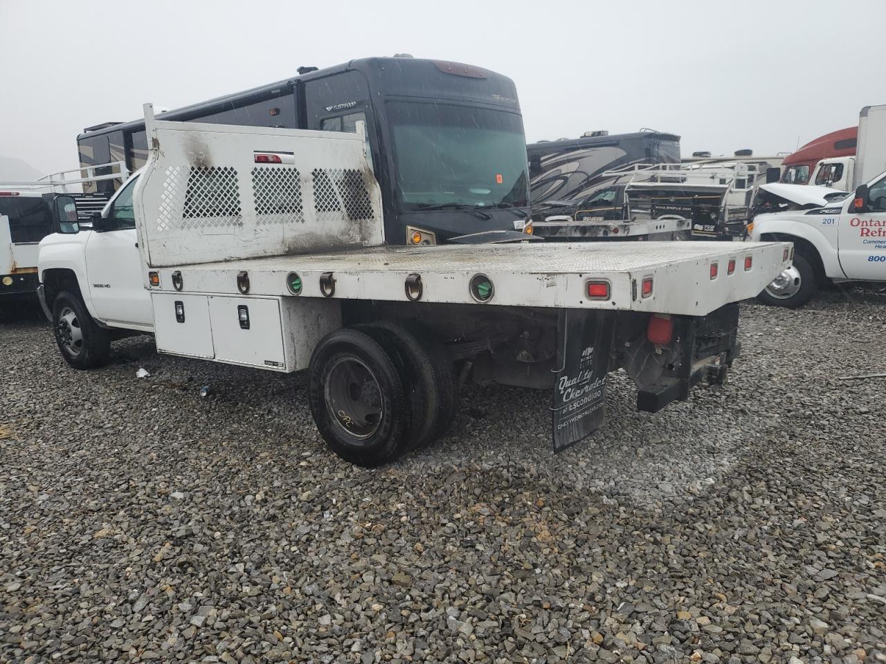 2015 Chevrolet Silverado C3500 - Фото 2