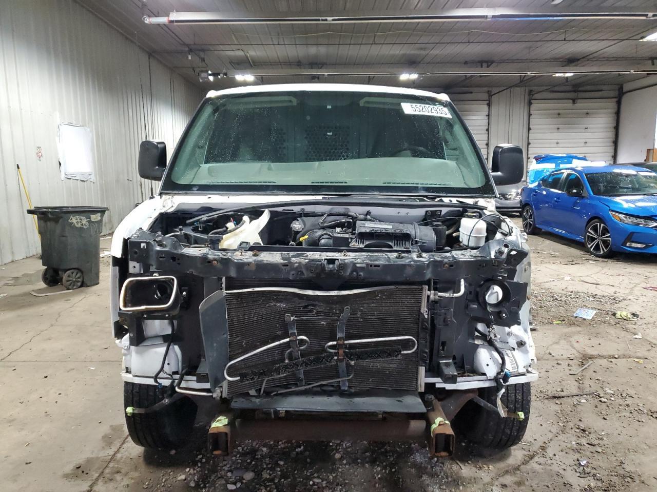 2016 Chevrolet Express G2500 - Фото 5