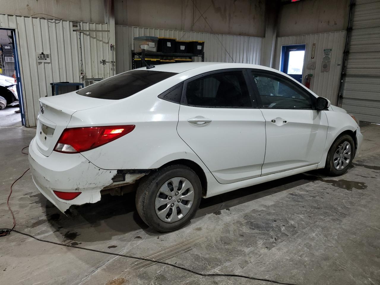 2015 Hyundai Accent Gls - Фото 3