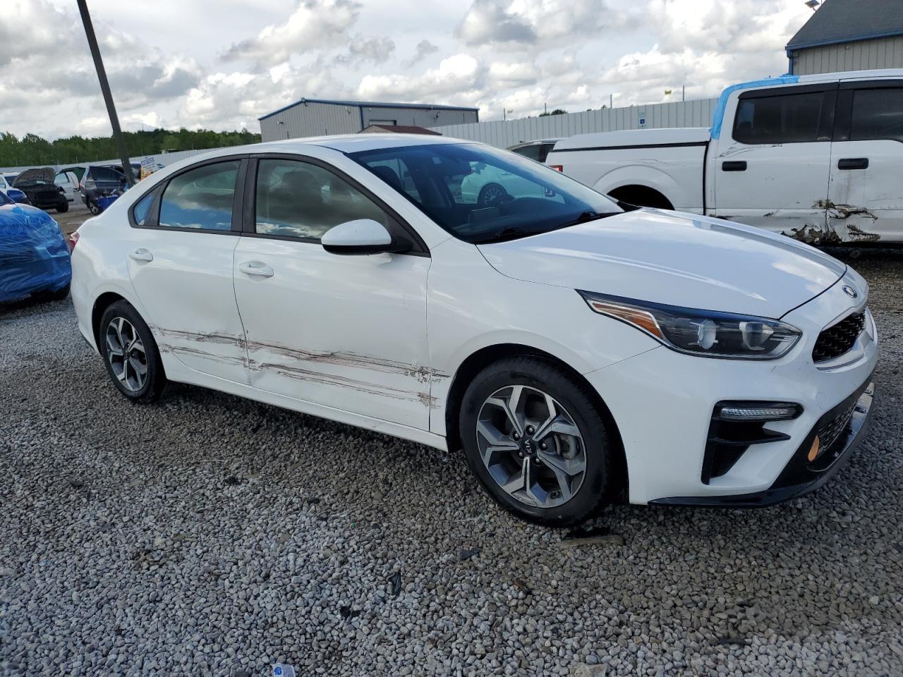 2019 Kia Forte Lxs - Image 4
