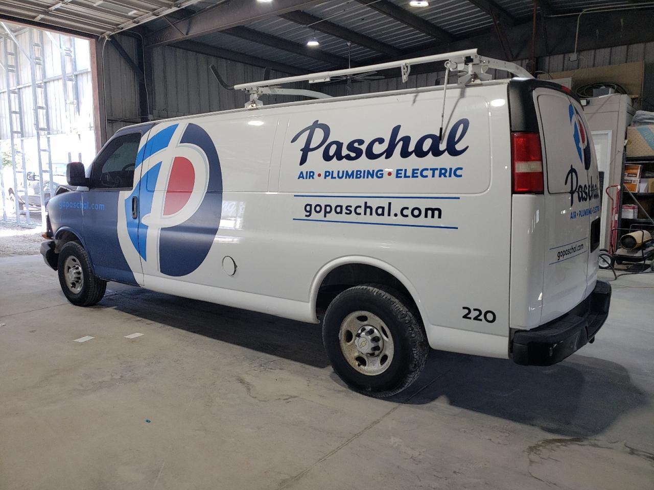 2013 Chevrolet Express G2500 - Фото 2