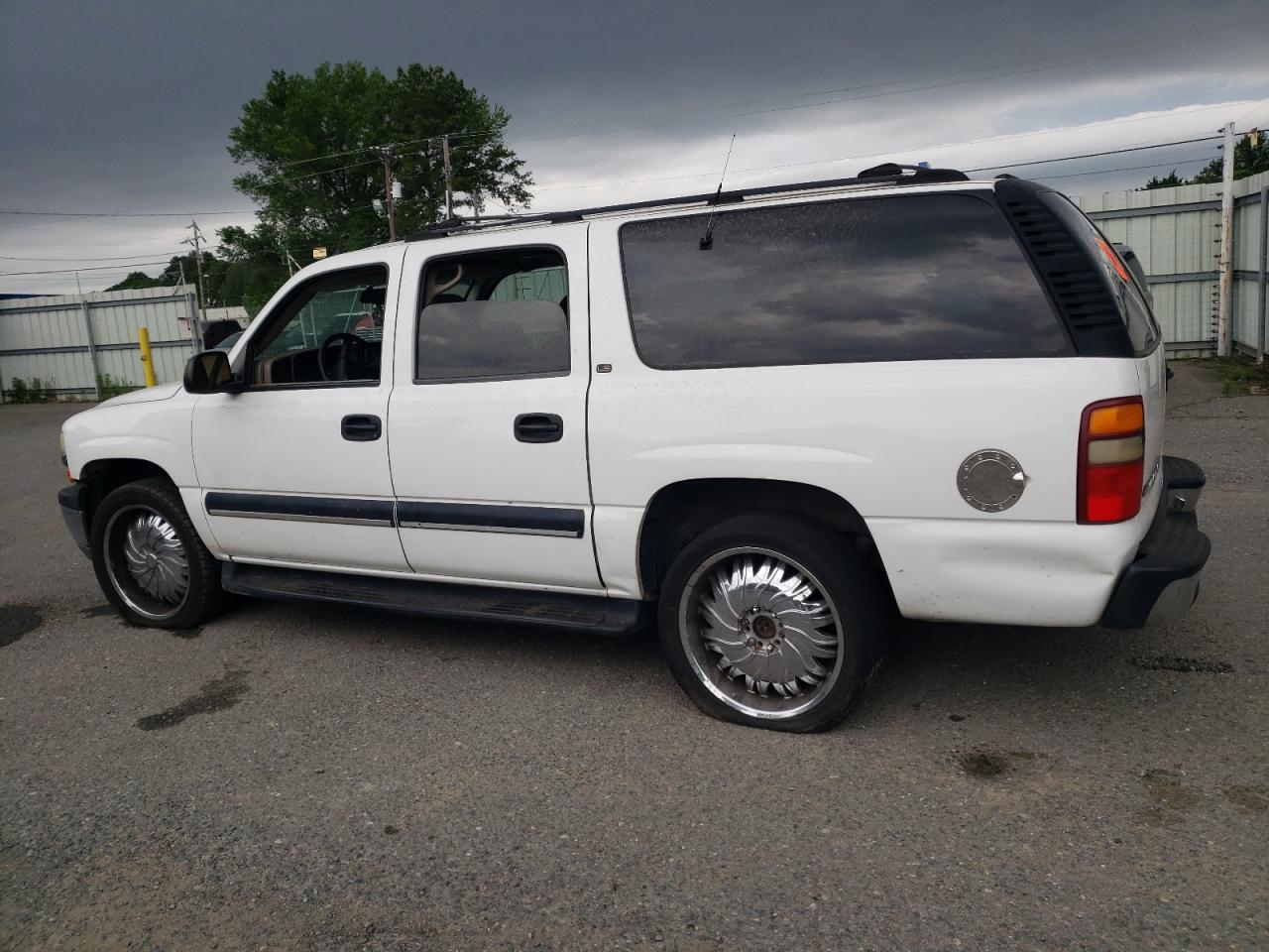 2001 Chevrolet Suburban C1500 - Фото 2