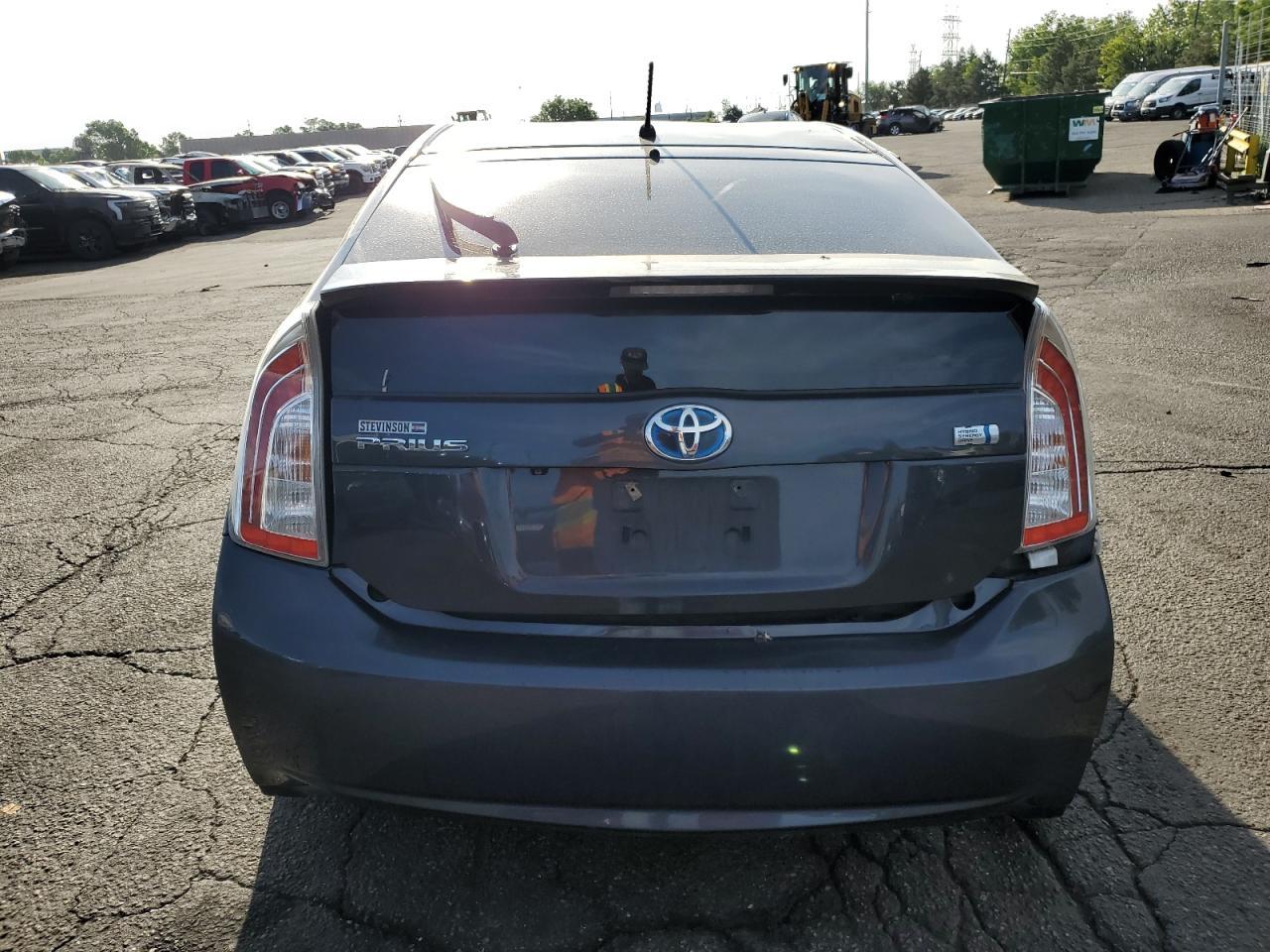 2015 Toyota Prius - Image 6