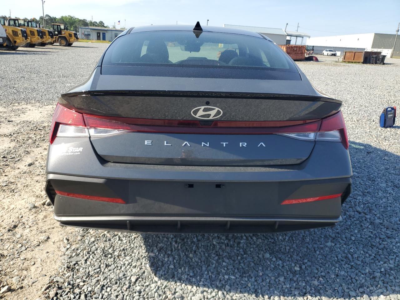 2025 Hyundai Elantra Sel Sport - Фото 6