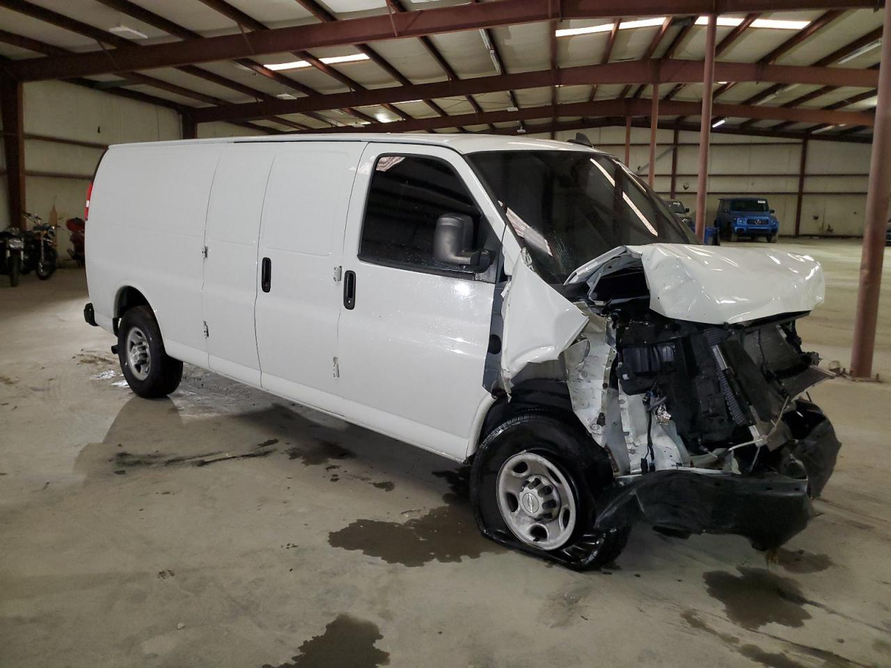 2020 Chevrolet Express G2500 - Фото 4