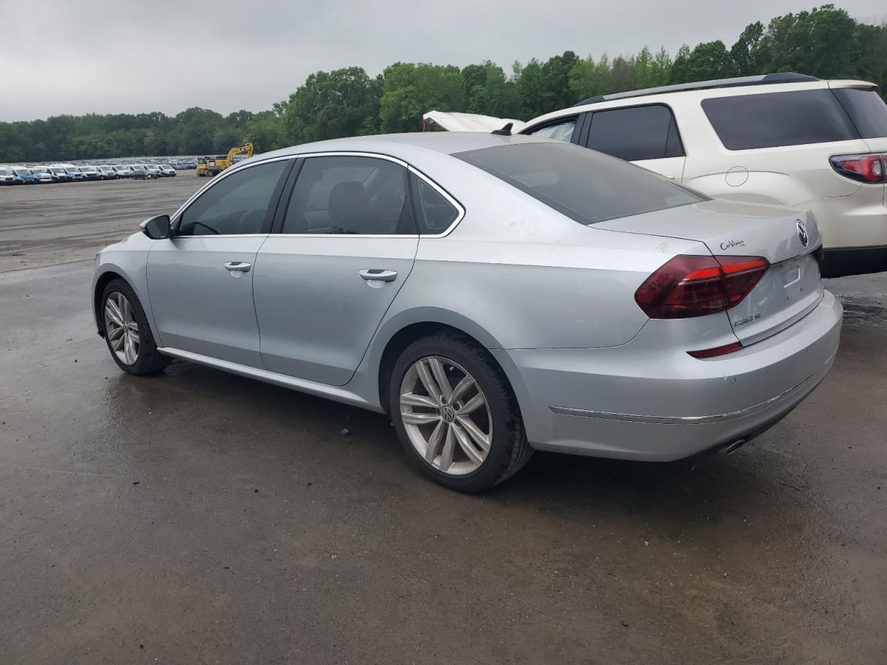 2018 Volkswagen Passat Se - Фото 2