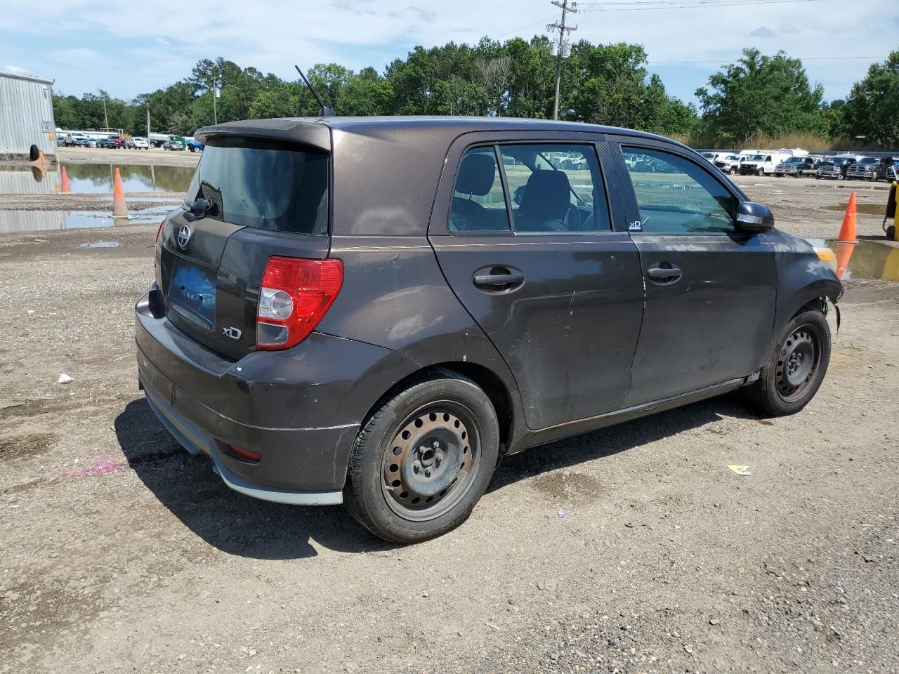 2011 Toyota Scion Xd - Image 3