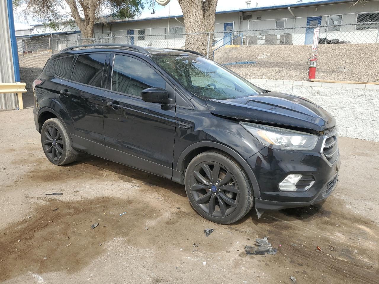 2017 Ford Escape Se - Фото 4