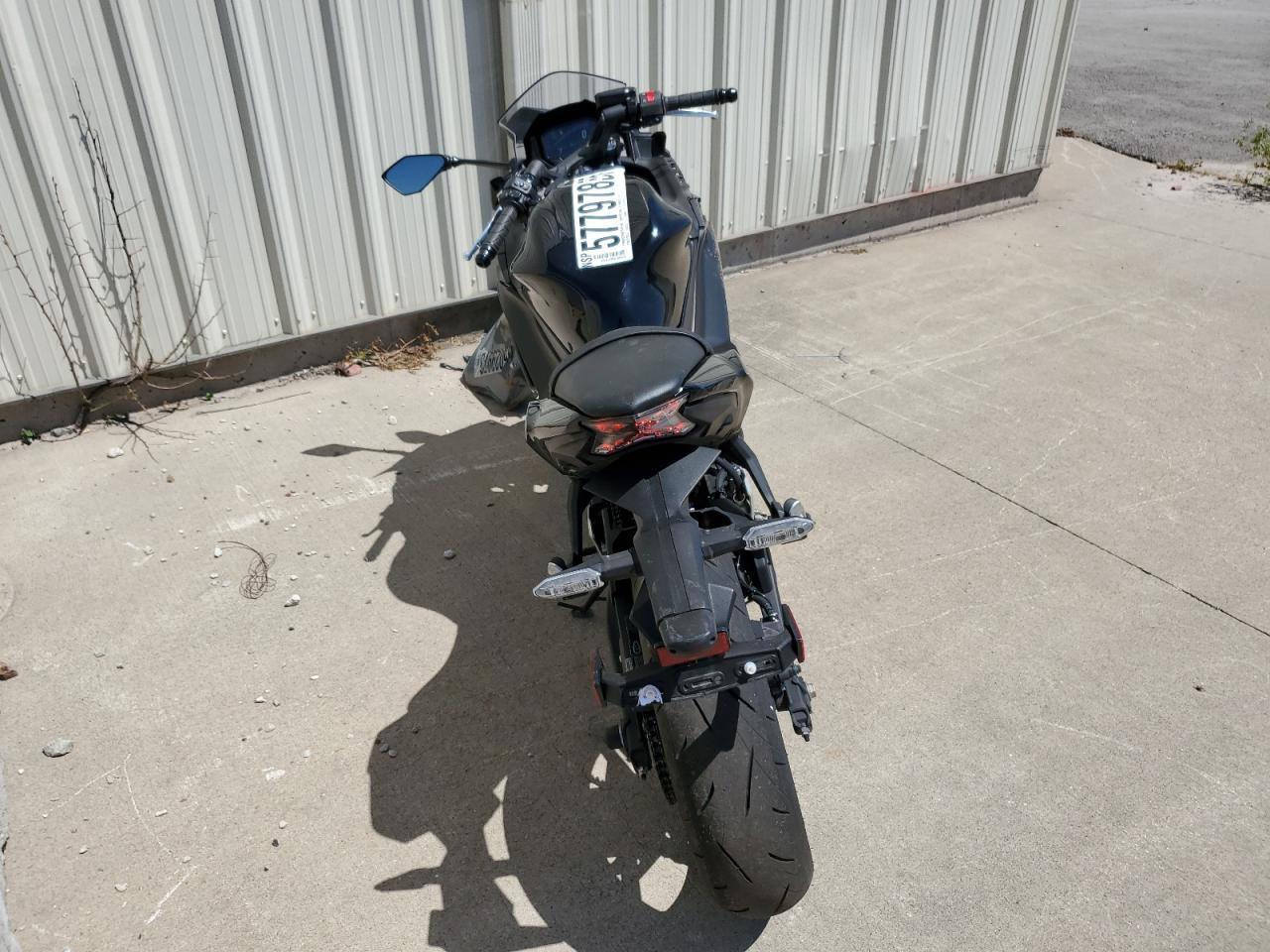 2025 Kawasaki Ex650 R - Фото 4