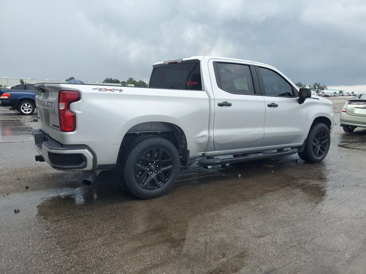 2021 Chevrolet Silverado K1500 Custom - Фото 3